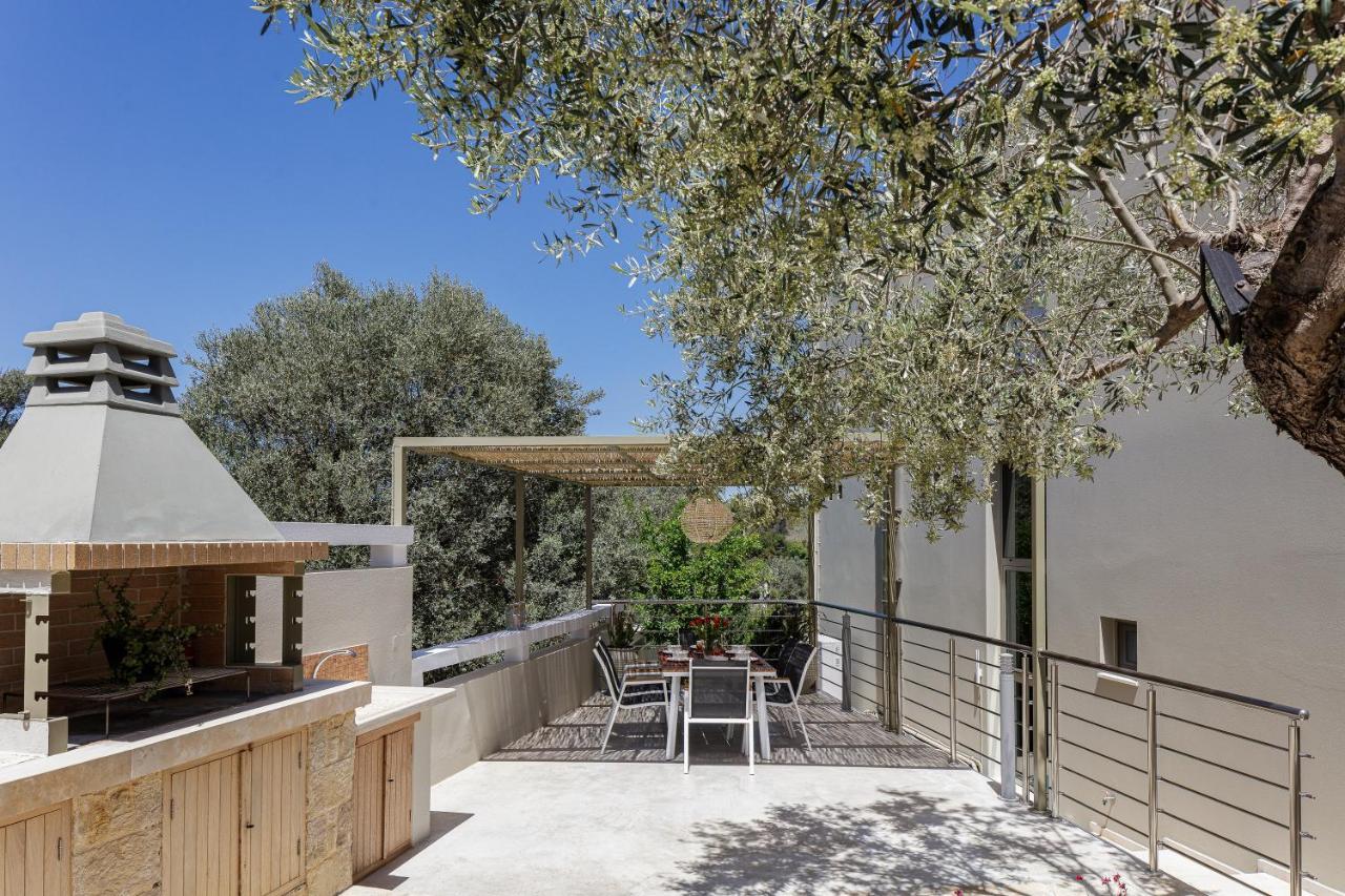 Rizes Villa With Jacuzzi & Heated Pool Agia Triada Exterior photo